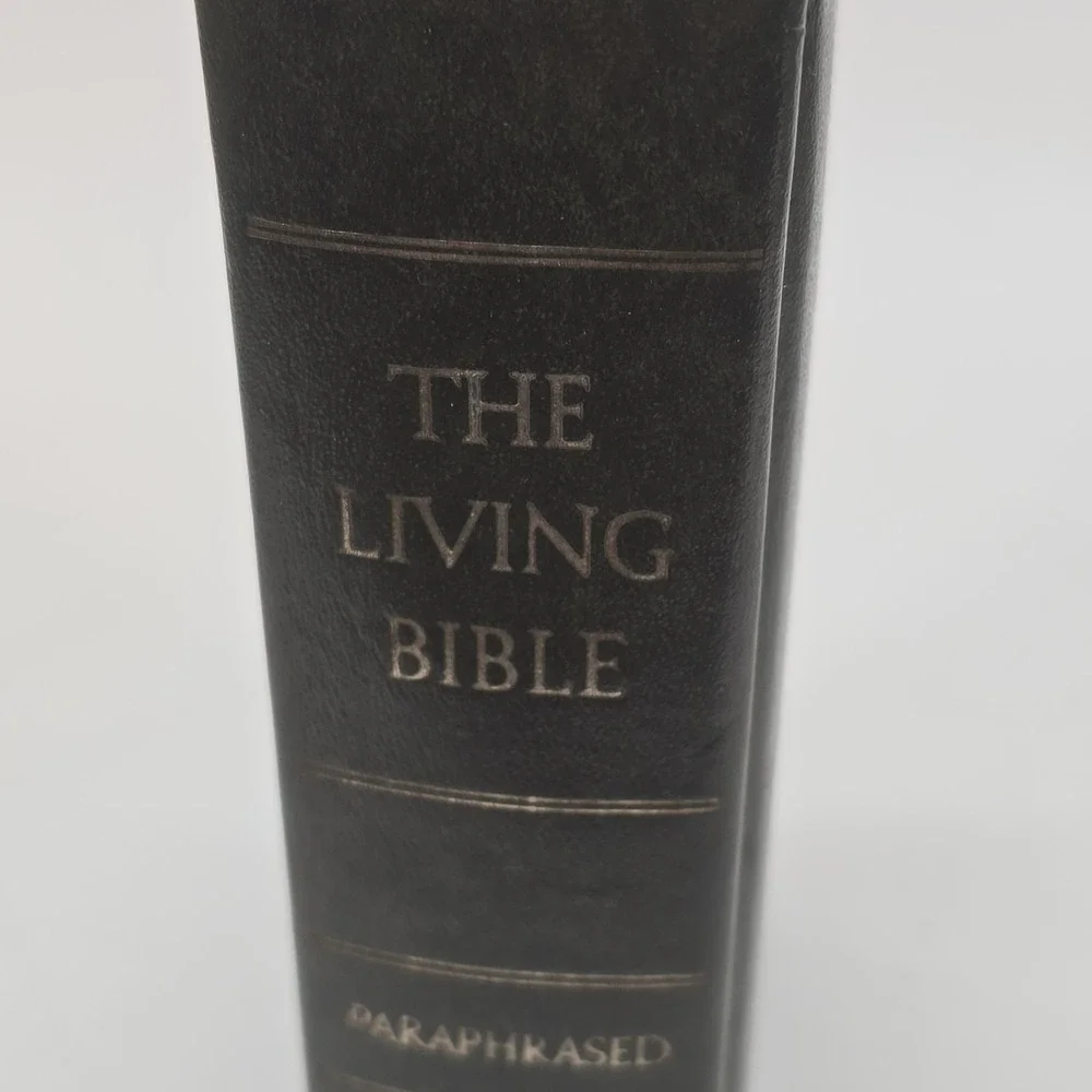 The‎ Living Bible Paraphrased Tyndale Hardcover